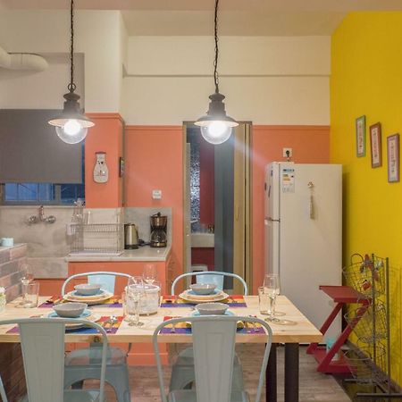 "Casa De Colores", Next To The Metro Athen Eksteriør bilde