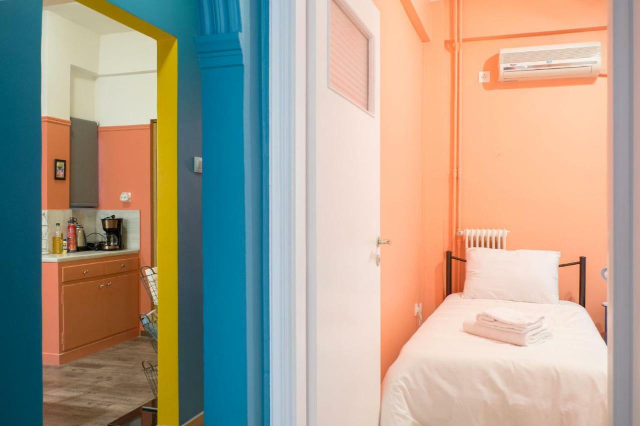 "Casa De Colores", Next To The Metro Athen Eksteriør bilde